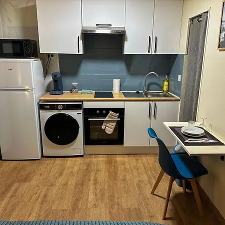 Cosy Equipe Avec Terrasse Apartment *
